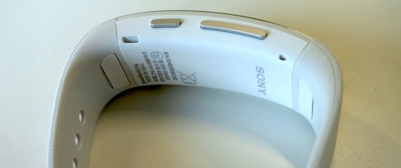 Illustration for article titled Sony SmartBand Is an E-Ink Wristable That Works With a Snap